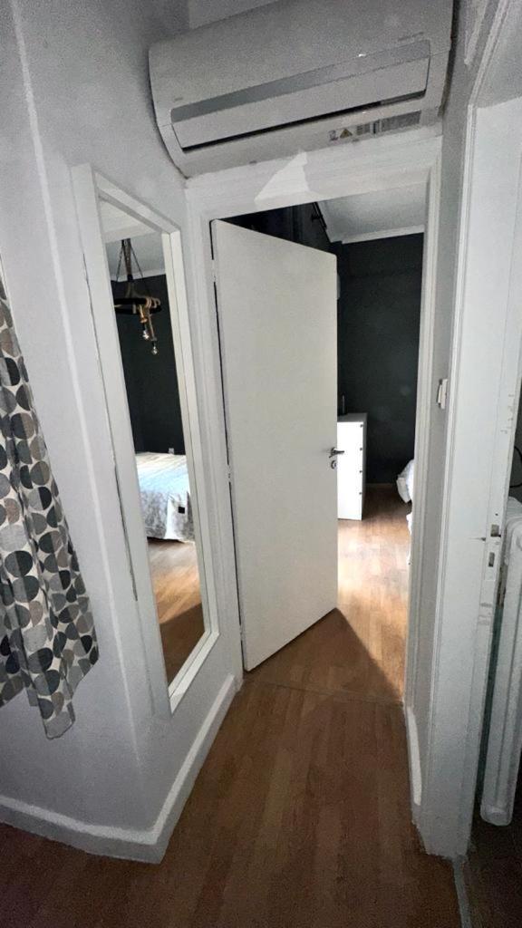 Minimal Apartment Next To The Center Atina Dış mekan fotoğraf